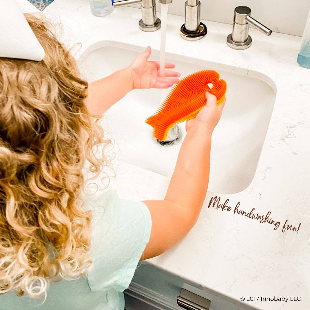 Silicone Bath Scrub / Fun Fish Shape Brush / Baby Bath Toy: Blue