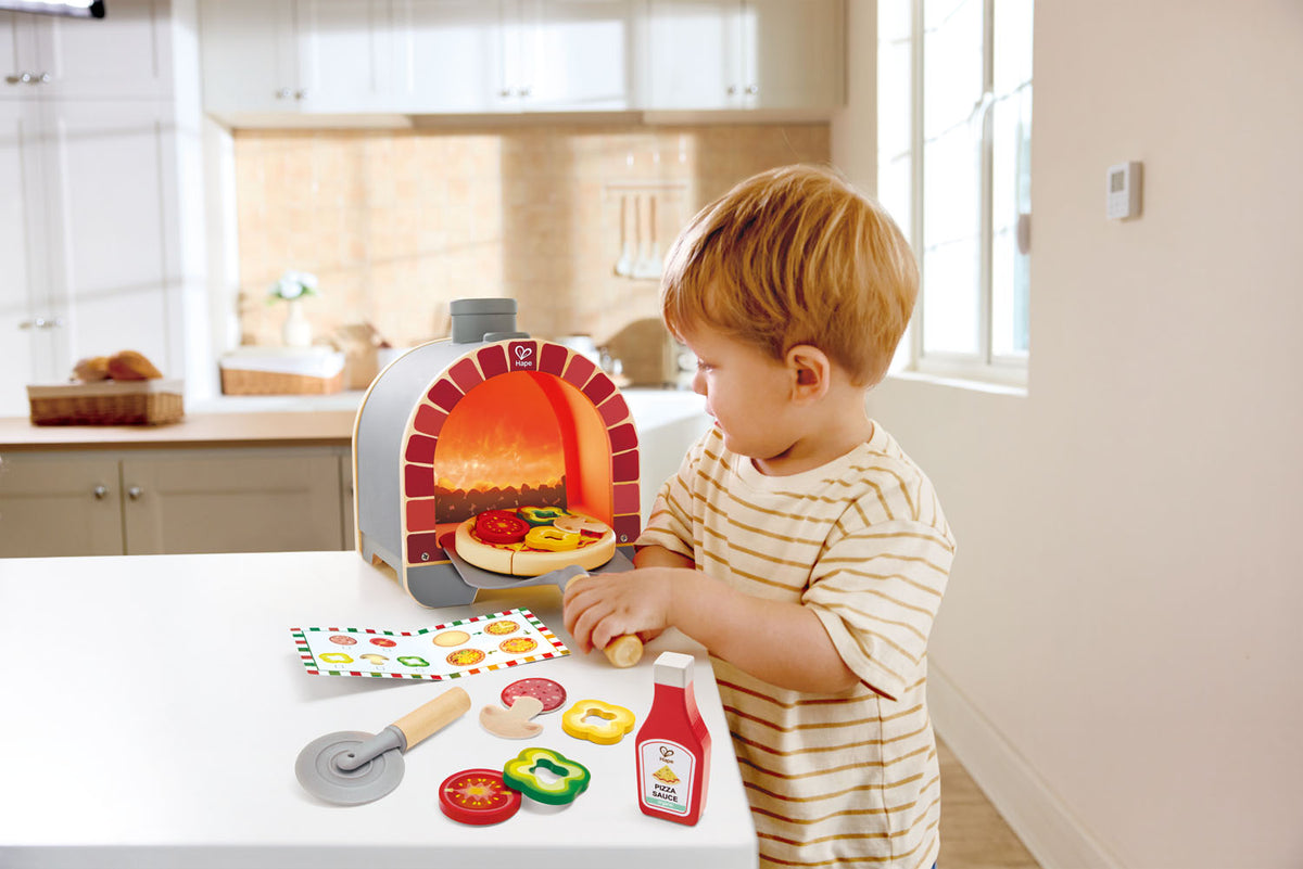 Hape  Light & Sizzle Pizza Oven Set